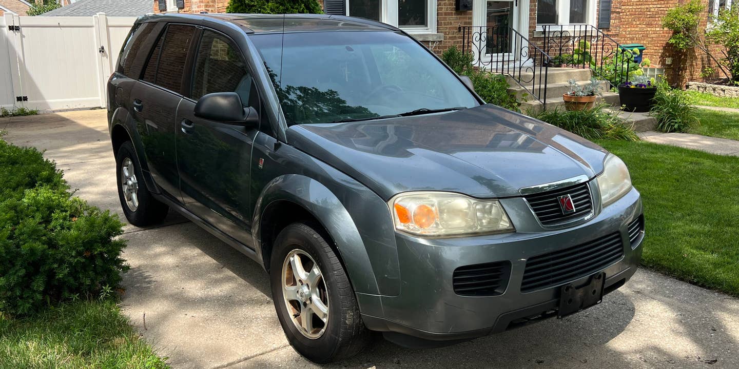 A 2006 Saturn Vue parked in a driveway.